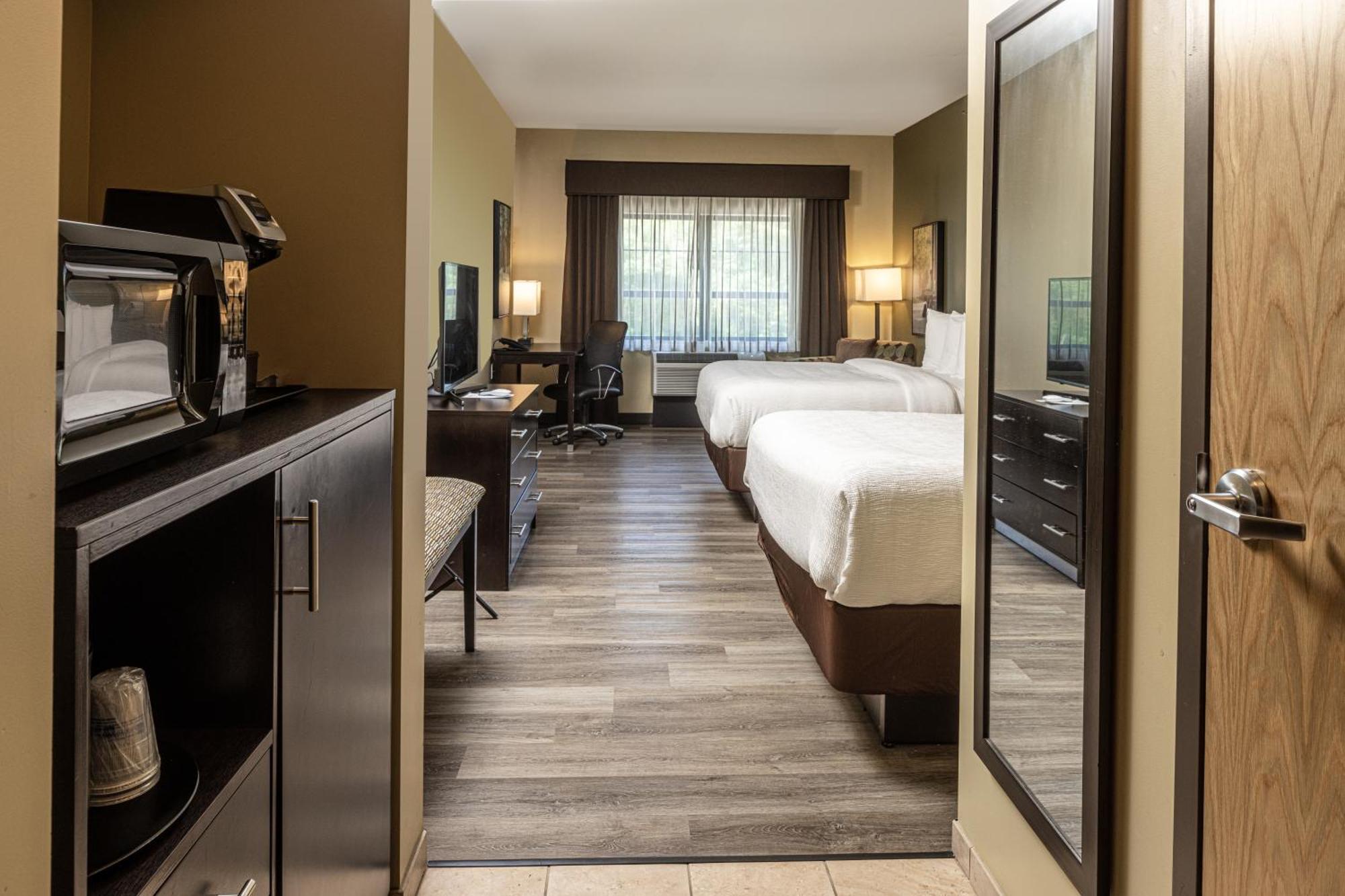Best Western Plus Franciscan Square Inn & Suites Steubenville Buitenkant foto