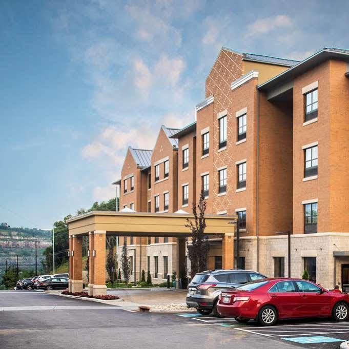 Best Western Plus Franciscan Square Inn & Suites Steubenville Buitenkant foto